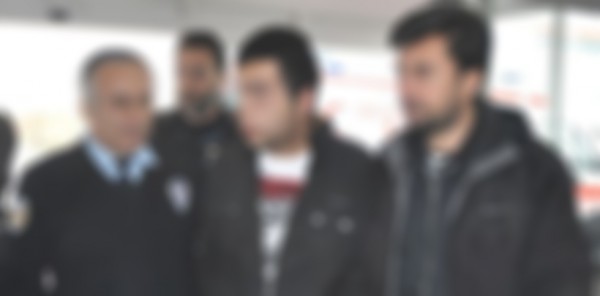 ABİSİNİ BIÇAKLAYACAKTI POLİS ENGEL OLDU