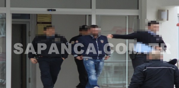 HIRSIZLAR, SAPANCA’DA  UYUŞTURUCU ALEMİ YAPARKEN YAKALANDI