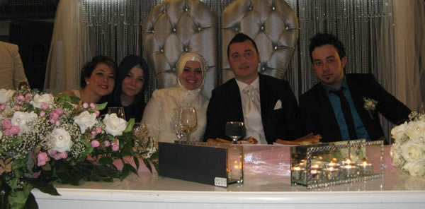 ÇİĞDEM TANUŞU İLE EMRE ÇELİK MUHTEŞEM BİR DÜĞÜN İLE DÜNYA EVİNE GİRDİ