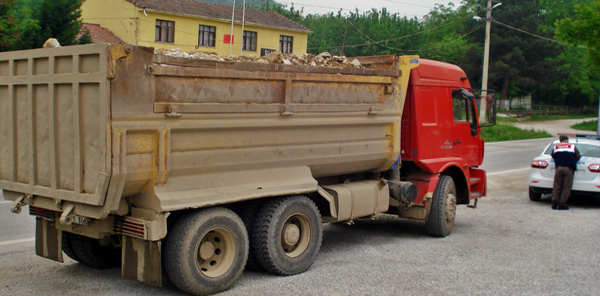 SAPANCA İLÇE JANDARMA KOMUTANLIĞINA BAĞLI TRAFİK EKİPLERİ DENETİMLERİNİ ARTTIRDI