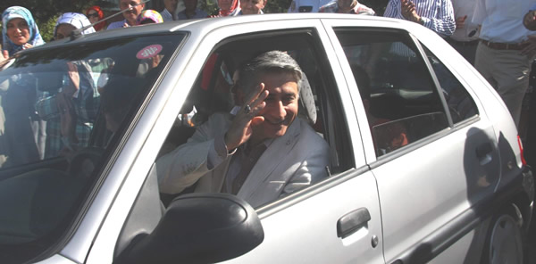 KAYMAKAM AZCAN YOLA ÇIKTI GELİYOR