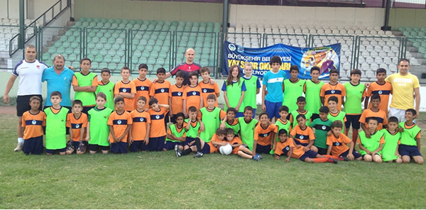 SAPANCALI HAKEMLER SAPANCA YAZ FUTBOL OKULUNU ZİYARET ETTİ