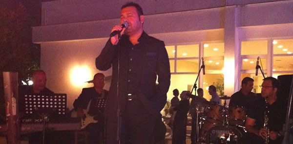 SANATÇI YAŞAR SAPANCA’DA SAHNE ALDI