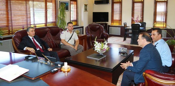 KAYMAKAM GÖKHAN AZCAN, BELEDİYE BAŞKANI İBRAHİM USLU’YA İADE-İ ZİYARETTE BULUNDU