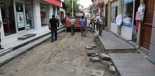SAPANCA’DA KENT MEYDANI HAZIRLIKLARI BAŞLADI