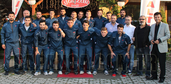 SAPANCA GENÇLİKSPOR YENİ SEZON ÖNCESİ YEMEKTE BİR ARAYA GELDİ