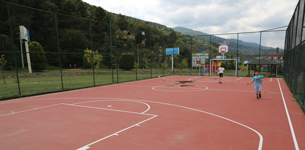 ÇOCUK PARKLARI VE SPOR SAHALARI BAKIMA ALINDI