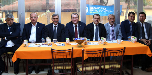 AK PARTİ SAPANCA BAYRAMLAŞTI