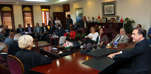 BAŞKAN USLU MİSAFİRLERİ İLE BAYRAMLAŞTI