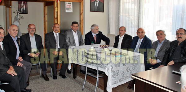 CHP SAPANCA'DA ÖZKOÇ'LU BAYRAMLAŞMA