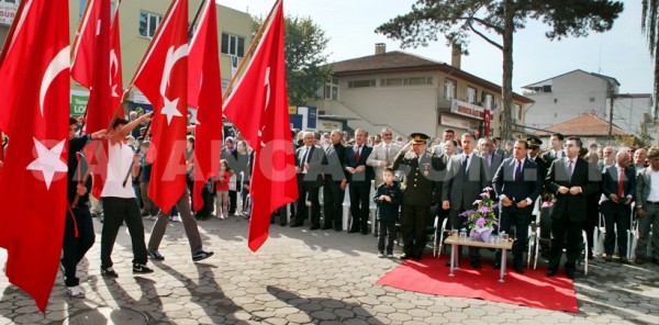 CUMHURİYETİN 90. YILI COŞKUYLA KUTLANDI