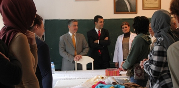 KAYMAKAM AZCAN HALK EĞİTİM MERKEZİ KURSİYERLERİ İLE BİR ARAYA GELDİ