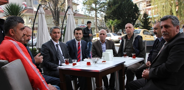 SAPANCA KAYMAKAMI GÖKHAN AZCAN ESNAFIN SORUNLARINI DİNLEDİ