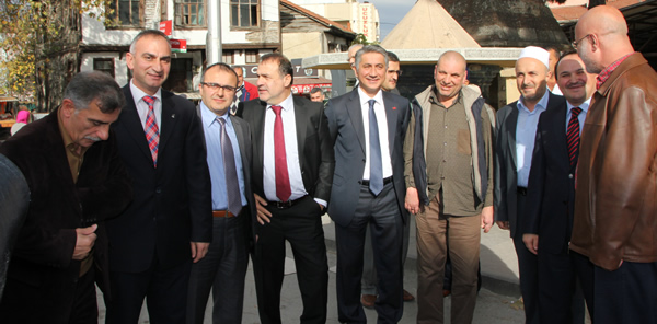 SAPANCA KAYMAKAMLIĞI 2 BİN KİŞİYE AŞURE DAĞITTI