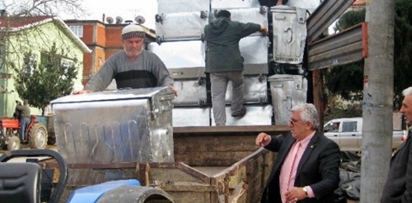 8 İLÇENİN KÖYLERİNDEKİ KATI ATIKLAR TOPLANIYOR