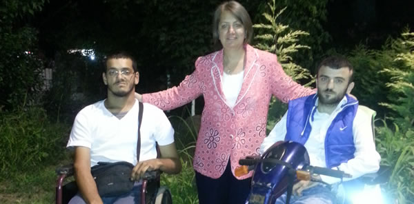 OYA ARAPOĞLU YAYIMLADIĞI BİR MESAJLA 3 ARALIK DÜNYA ENGELLİLER GÜNÜ’NÜ KUTLADI