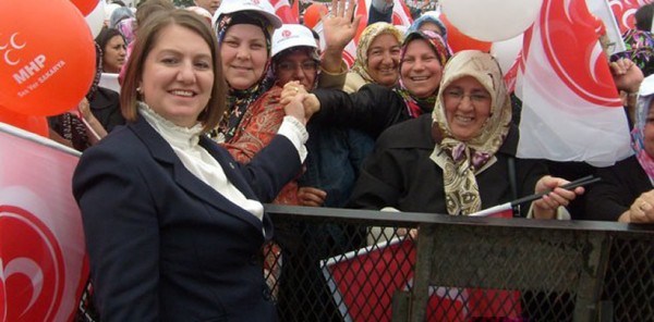 OYA ARAPOĞLU: 'KADIN SİYASETÇİ SAYISI ARTMALIDIR'