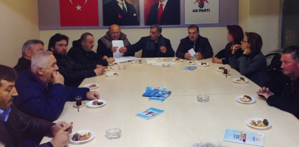 BAŞKAN USLU AK PARTİ SAPANCA İLÇE TEŞKİLATININ TOPLANTISINA KATILDI