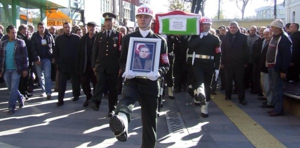 SİLAHLI SALDIRIDA HAYATINI KAYBEDEN NEZİR ELMA İÇİN ASKERİ TÖREN DÜZENLENDİ