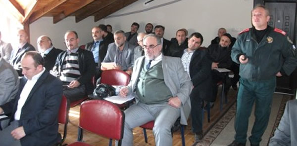 SAPANCA’DA GÖREV YAPAN DİN GÖREVLİLERİNE 'TEMEL AFET BİLİNCİ' EĞİTİMİ