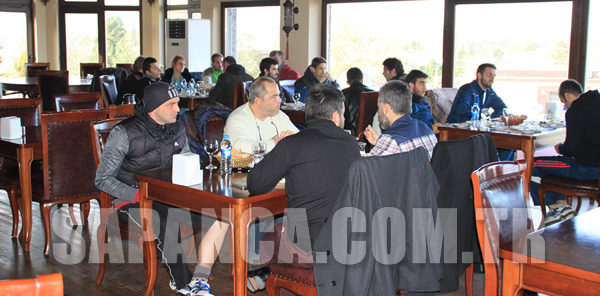 SAPANCA GENÇLİKSPOR KAHVALTIDA BİR ARAYA GELDİ