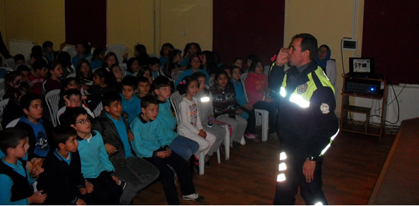 SAPANCA’DA 'TEMEL TRAFİK KURALLARI' SEMİNERLERİ
