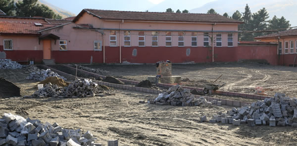 BAŞKAN USLU’NUN EĞİTİME KATKISI SÜRÜYOR