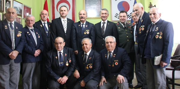 GÖKHAN AZCAN, SAKARYA MUHARİP GAZİLER DERNEĞİ DERNEĞİ’Nİ ZİYARET ETTİ