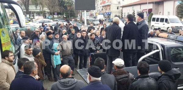 SAPANCA UMRE YOLCULARINI DUALAR İLE UĞURLADI