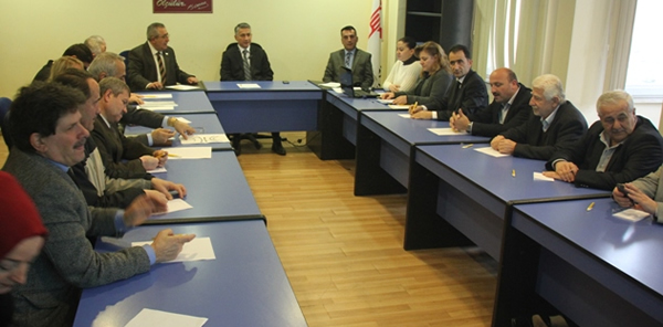 'DONANIMLI GENÇLİK BİLİNÇLİ YARINLAR' PROJESİ