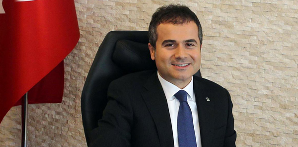 ESKİ GENÇLİK VE SPOR BAKANI SUAT KILIÇ TATİL İÇİN SAPANCA’YA GELDİ