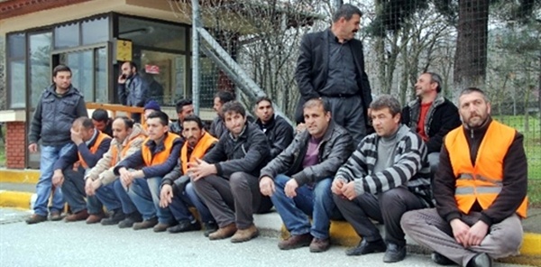 TAŞERON İŞÇİLERİ EYLEM YAPTI