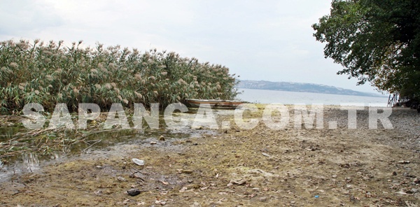 SAPANCA GÖLÜ'NDE Kİ SU SEVİYESİ HIZLA DÜŞÜYOR