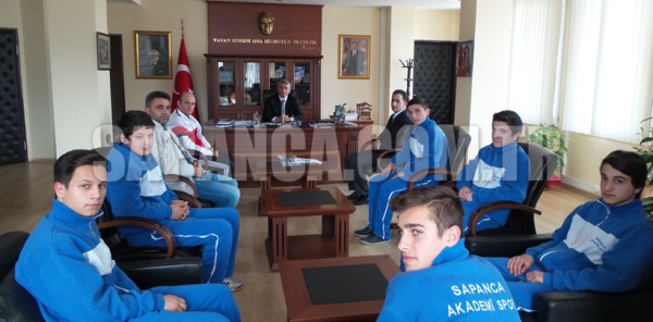 AKADEMİSPOR'DAN KAYMAKAM AZCAN'A ZİYARET