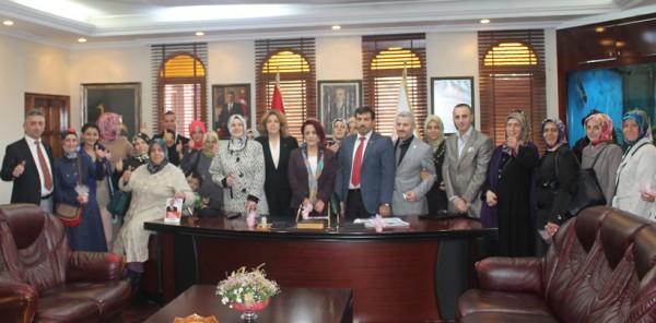 SAADET PARTİSİ SAPANCA İLÇE TEŞKİLATI 'DÜNYA KADINLAR GÜNÜ'NÜ UNUTMADI