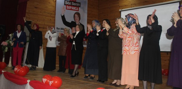 KADINLAR MHP'NİN PROJELERİNİ AYAKTA ALKIŞLADI