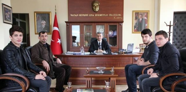 GÜREŞÇİLERDEN KAYMAKAM AZCAN'A ZİYARET