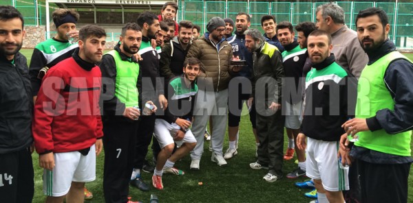 YASİN ÇELİK’E UNLU YUMURTALI DOĞUM GÜNÜ SÜRPRİZİ