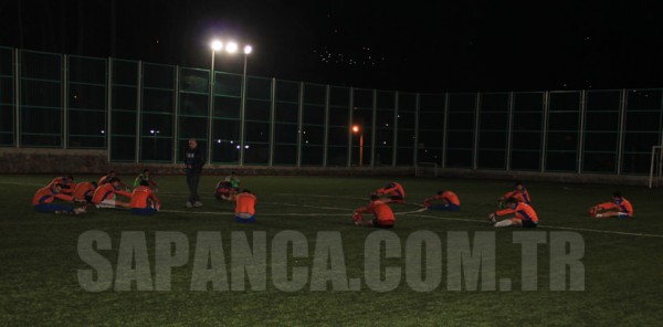 SAPANCA AKADEMİSPOR, BÜYÜKŞEHİR BELEDİYE KUPASI HAZIRLIKLARINI SÜRDÜRÜYOR