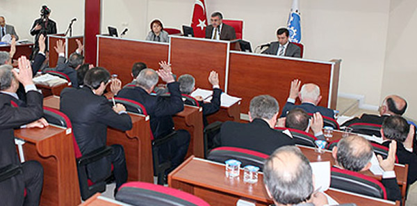 BÜYÜKŞEHİR'DE SAPANCA'DAN 4 İSİM YER ALACAK