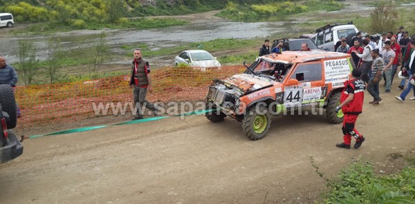 HÜSEYİN MEMİ TRAFİK KAZASI GEÇİRDİ