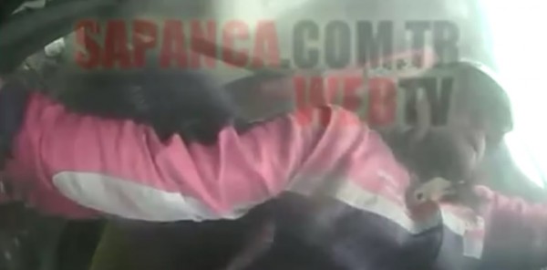 MEMİOĞLU'NUN KAZASI ARAÇ KAMERASINA YANSIDI