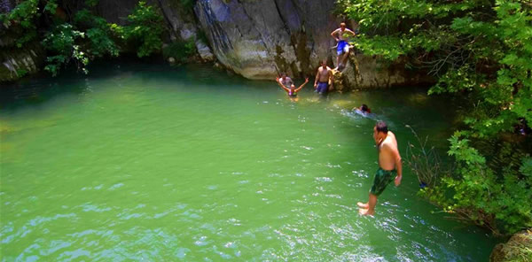 'SU YOK' DİYE SAPANCA'DAN SU ÇEKİYORLAR AMA..