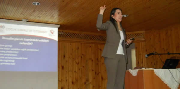 SAPANCA’DA AİLE EĞİTİMİ PROGRAMI KAPSAMINDA SEMİNER DÜZENLENDİ