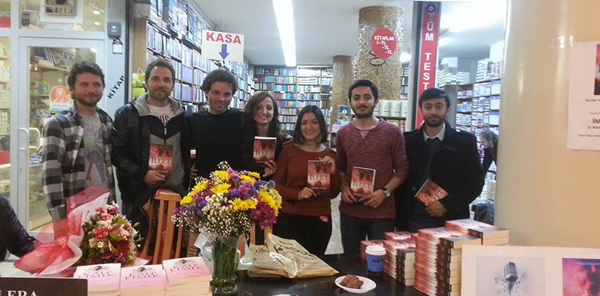 YAZAR YILDIZ, İMZA GÜNÜNDE KİTAPSEVERLERLE BULUŞTU