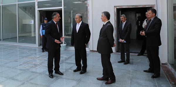 SAKARYA VALİSİ BÜYÜK BAŞKAN YILMAZER’İ ZİYARET ETTİ