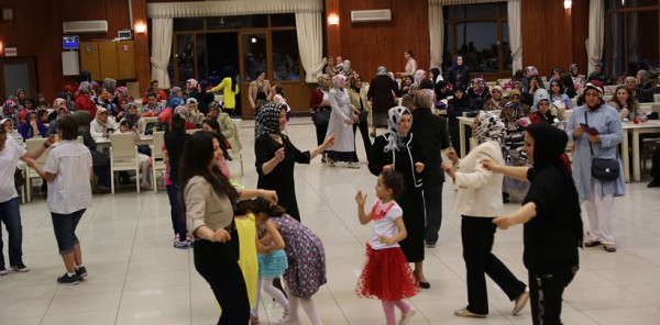 SAPANCALI AK ANNELERİN MUTLU GÜNÜ