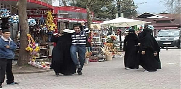 SAPANCA’NIN YENİ SORUNU: 'REHBER KOMİSYONU'