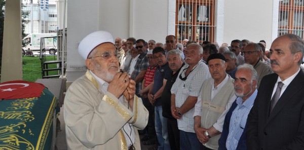 SAPANCA İLÇESİNDE 60 YAŞINDA HAYATINI KAYBEDEN BEDİR KIR, TOPRAĞA VERİLDİ