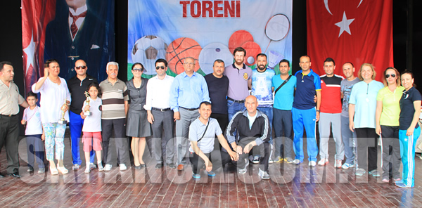 SAPANCA’DA SPOR ÖDÜLLERİ TÖRENİ YAPILDI